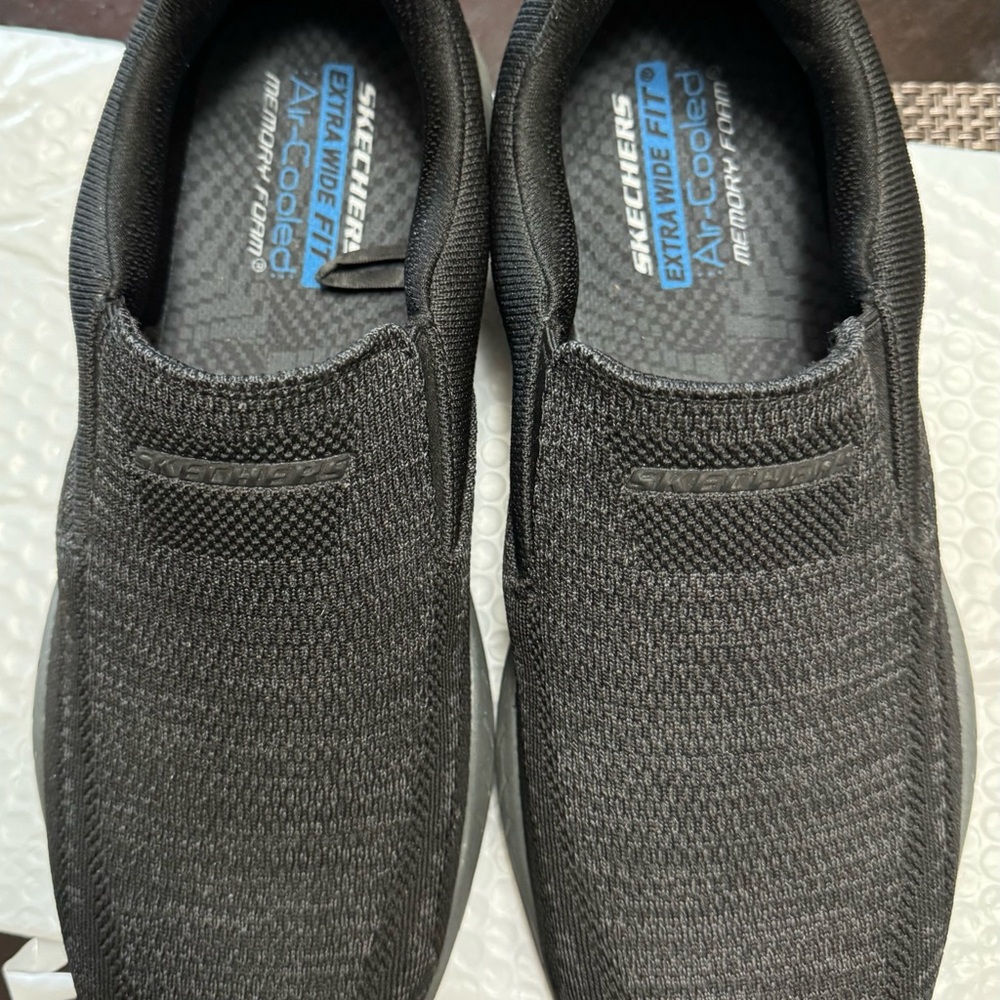 Skechers Men's Black Slip-On size 11